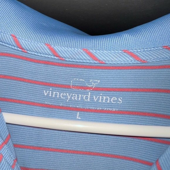 Nice new vineyard vines performance shirt - Picture 4 of 4
